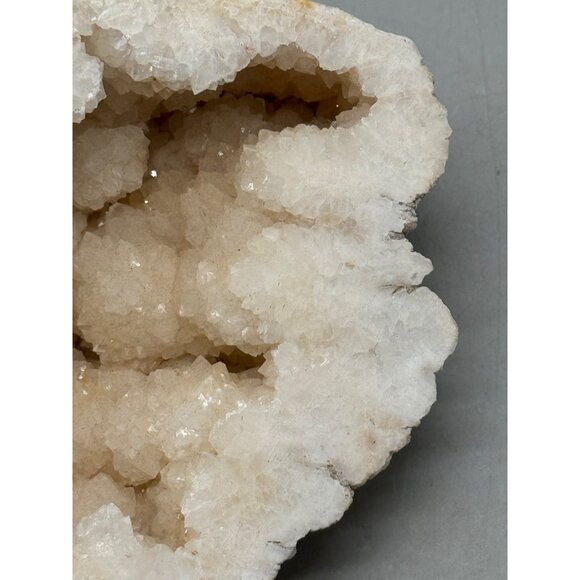 White Chalcedony & Quartz Crystal Geode Specimen Collectors 4.5x4" white READ - Picture 10 of 13